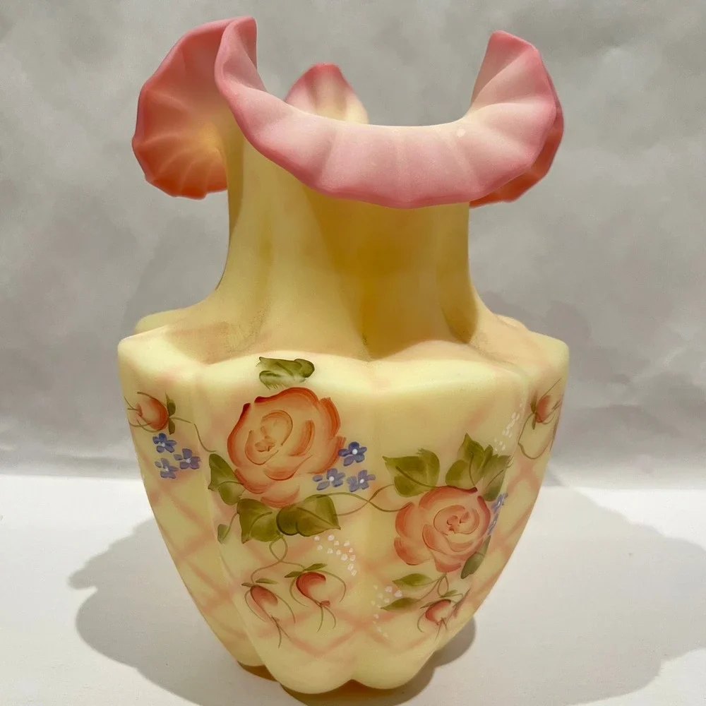 Large Fenton Burmese Custard Diamond Optic Vase 9.5